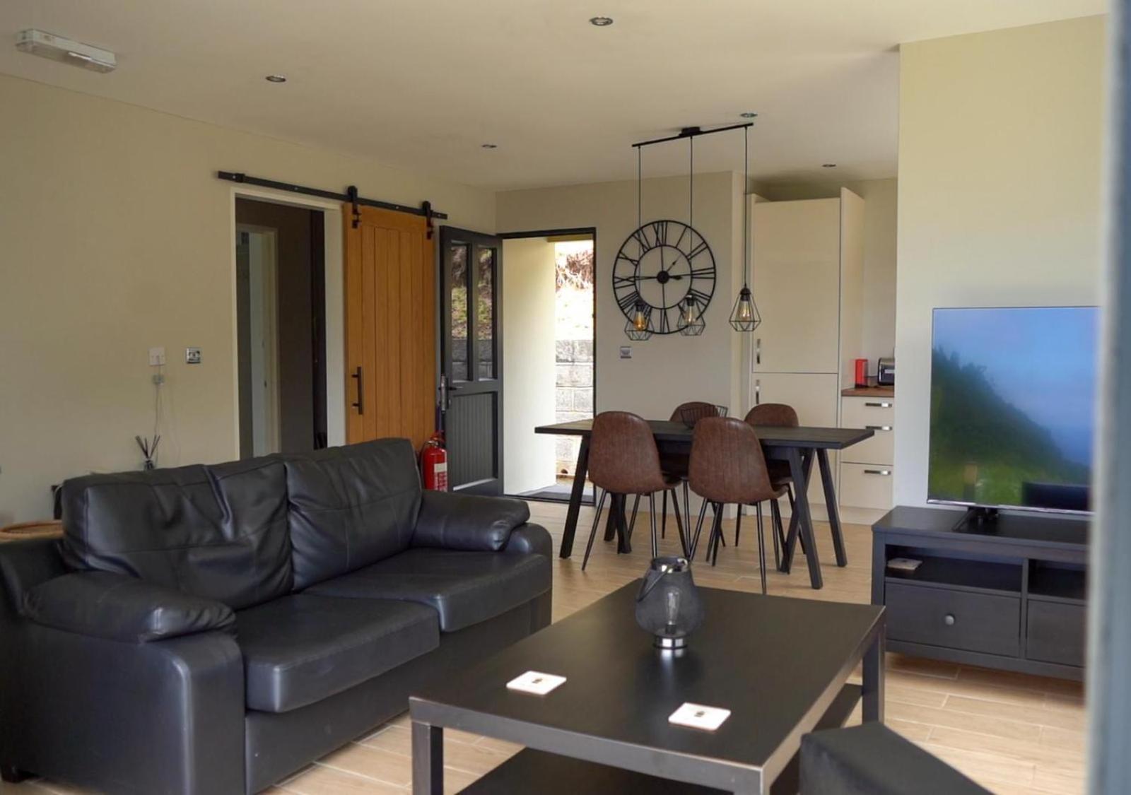Banana Tree Lodge Jamestown Экстерьер фото